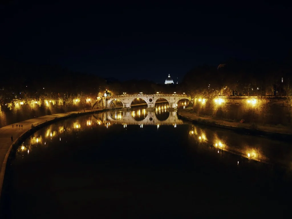 Bridge from Trastevere Eating Italy Tours www.thesweetwanderlust.com